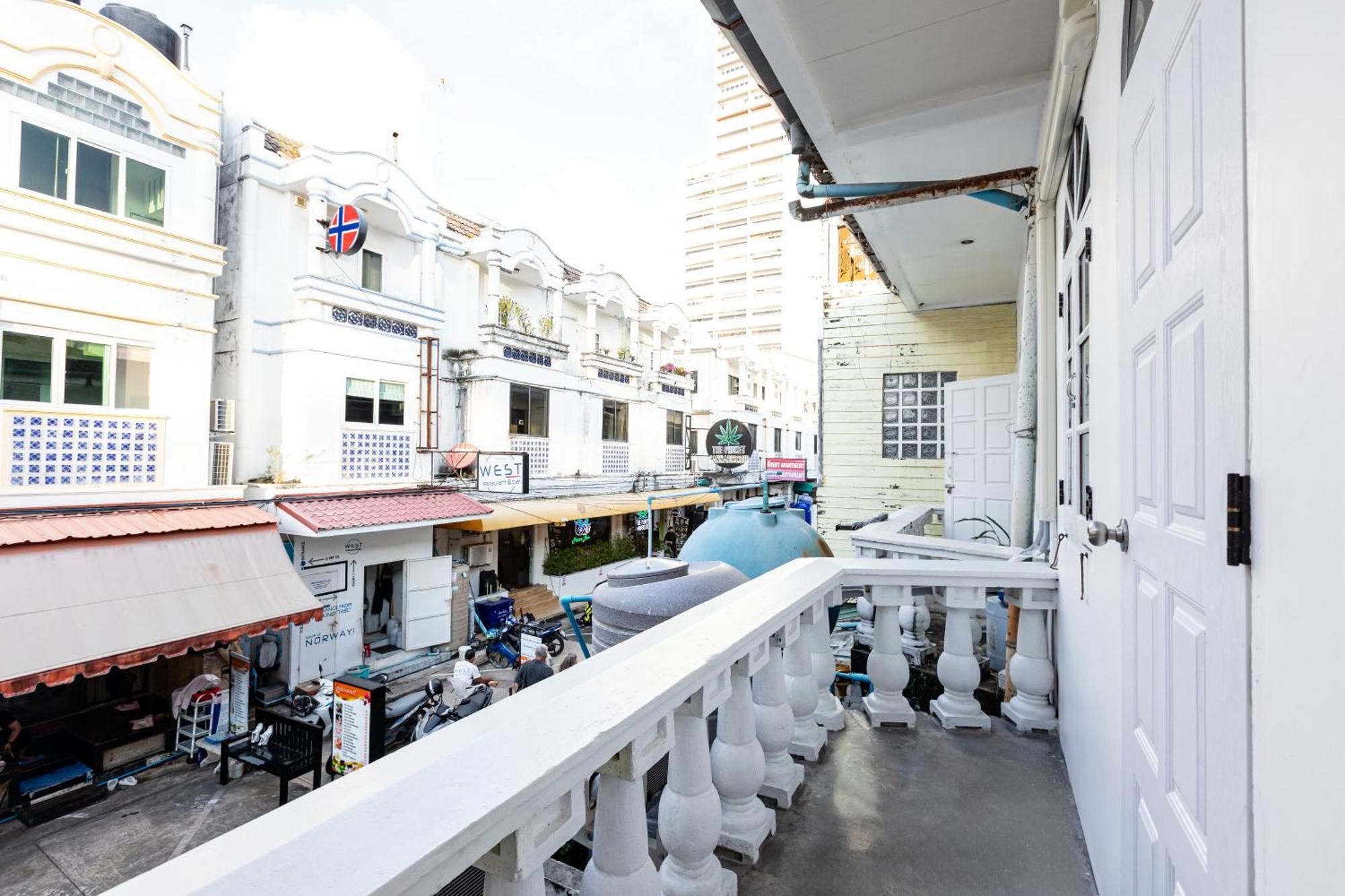 Sweett Lemon Hostel Patong Extérieur photo